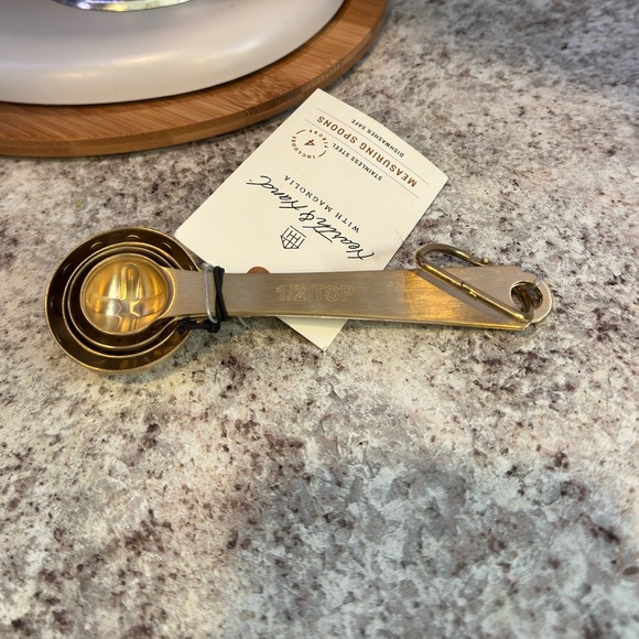 Hearth & Hand Stainless Steel Measuring Spoons (4) Vintage Brass Finish NEW - Picture 3 of 6